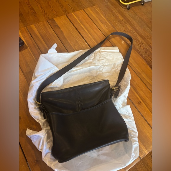 Deep Midnight Blue Vintage Leather Coach Soho Bleeker Bag - Picture 1 of 9